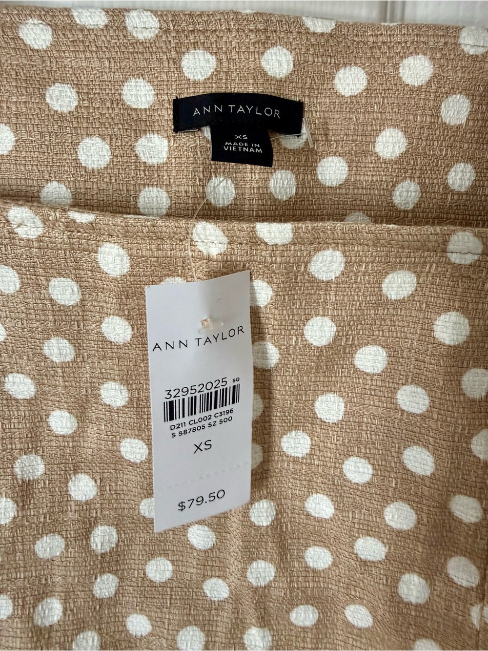 NWT Ann Taylor Beige Polka Dot Peplum Top - XS - Picture 2 of 9